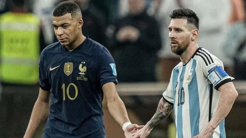 مبابي: أحب كريستيانو لكنني أؤمن أن ميسي الأفضل