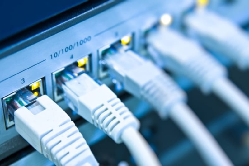 الإنترنت يفجر خلافاً "دستورياً" بين الاتصالات العراقية وهيئة الإعلام