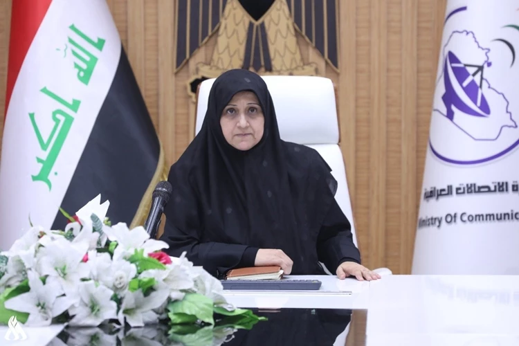 الاتصالات ترد على علاوي.. هل أهدت الوزيرة الياسري صدام حسين هاتفا خلويا؟