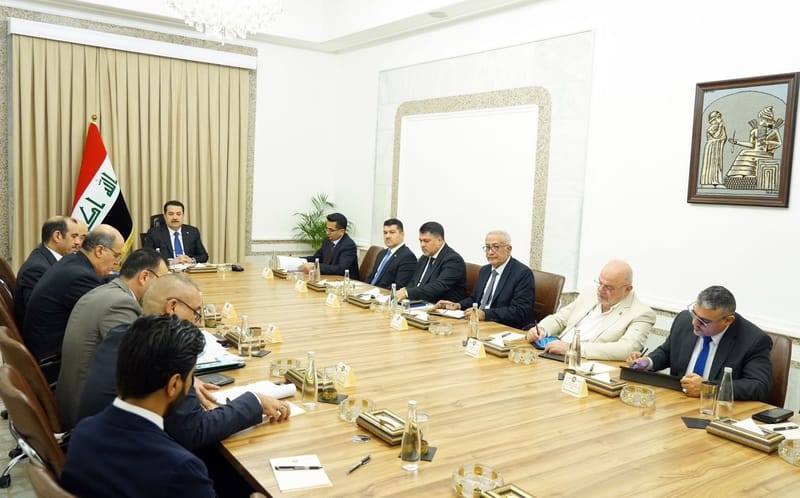 رئيس الوزراء: لا يمكن النظر لمشروع ميناء الفاو بمعزل عن طريق التنمية