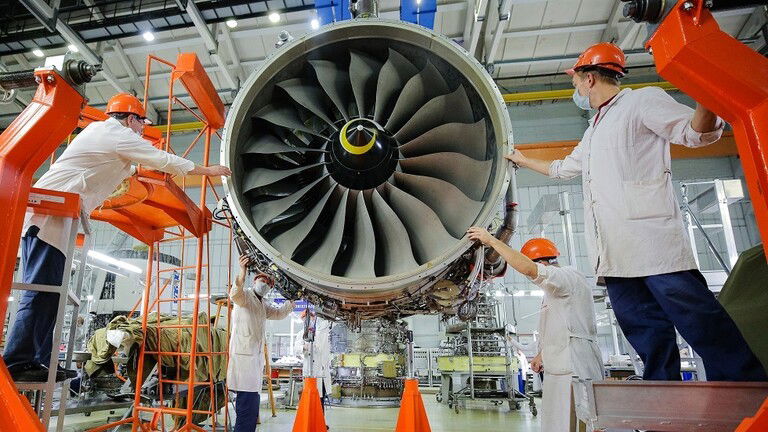 روسيا تختبر محركات جديدة لطائرات "سوخوي SJ-100" المدنية الواعد