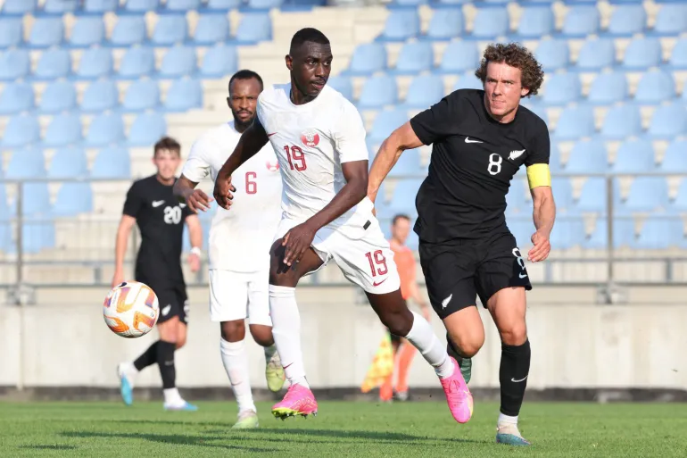 لاعب يتعرض لإساءة "عنصرية" بعد مباراة ليفربول وتوتنهام.. والناديان يعلقان