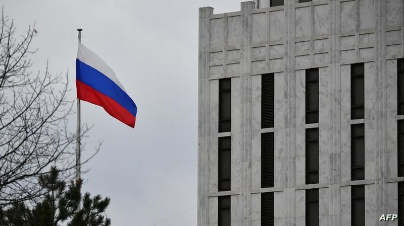 في رد مماثل.. واشنطن تشهر "البطاقة الحمراء" بحق دبلوماسيين روسيين