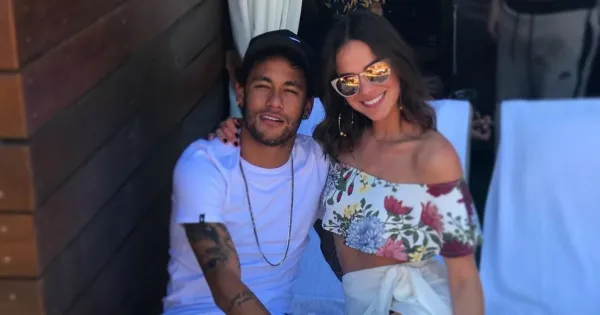 نيمار وبرونا بيانكاردي يستقبلان طفلتهما الاولى معاً وهذا الاسم الذي أطلقاه عليها