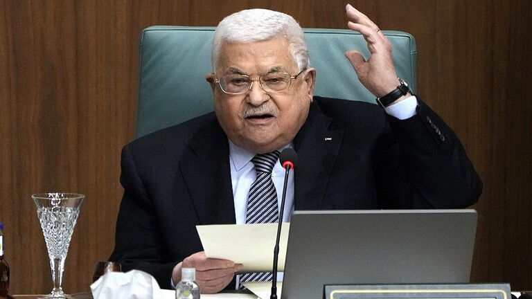 عباس يؤكد حق الشعب الفلسطيني في الدفاع عن نفسه