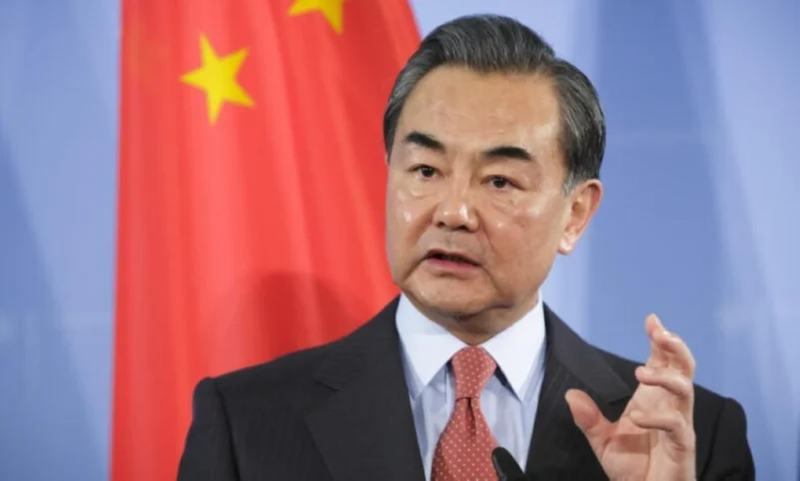 وزير الخارجية الصيني يلتقي وفدا من أعضاء مجلس الشيوخ الأميركي