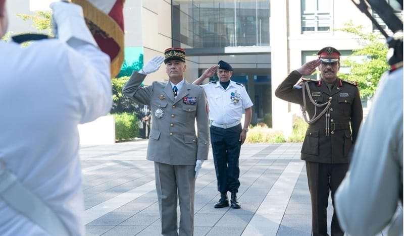 العراق وفرنسا يبحثان التعاون الثنائي على الصعيد العسكري