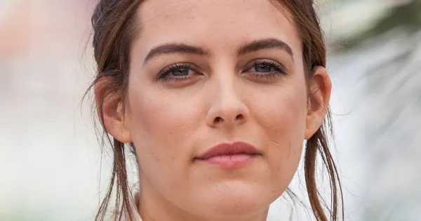 رايلي كيو حفيدة إلفيس بريسلي سفيرة لدار عالمية