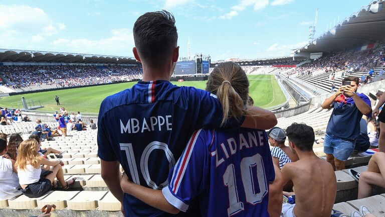 "الشيرنجيتو": زيدان يقترب من العودة لريال مدريد.. ولكن ليس لوحده