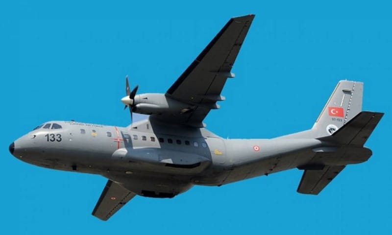 هبوط طائرة تركية في مطار العريش المصري تحمل مساعدات لقطاع غزة