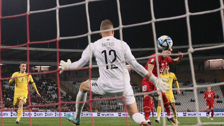 تغريم الاتحاد الليتواني لكرة القدم بسبب هتافات ضد بوتين