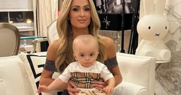 هكذا ردت باريس هيلتون على المتنمرين على طفلها الرضيع