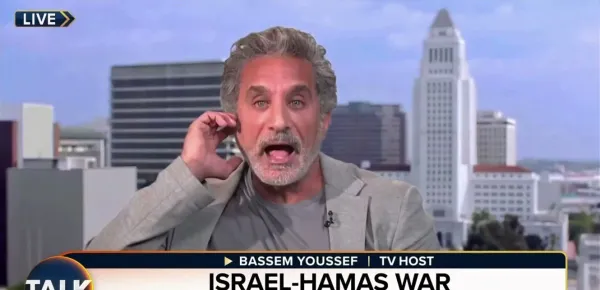 بعد تصدر مداخلته التريند.. باسم يوسف وجها لوجه مع الإعلامي بيرس مورغان (صورة)