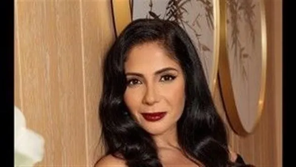 السيرة الذاتية لأم كلثوم تجمع منى زكي بمروان حامد