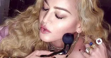 باعت أكثر من 400 مليون أسطوانة موسيقى.. مادونا تدخل موسوعة جينيس برقم جديد