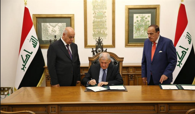 رئيس الجمهورية يوقع على انضمام العراق لاتفاقيتين لحماية التراث الثقافي وإعادة القطع المسروقة