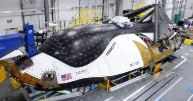 ناسا تختبر أول طائرة فضائية تجارية فى العالم..