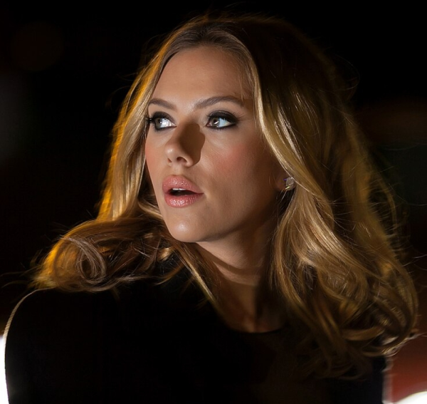 سكارليت جوهانسون تقاضي تطبيقًا للذكاء الاصطناعي