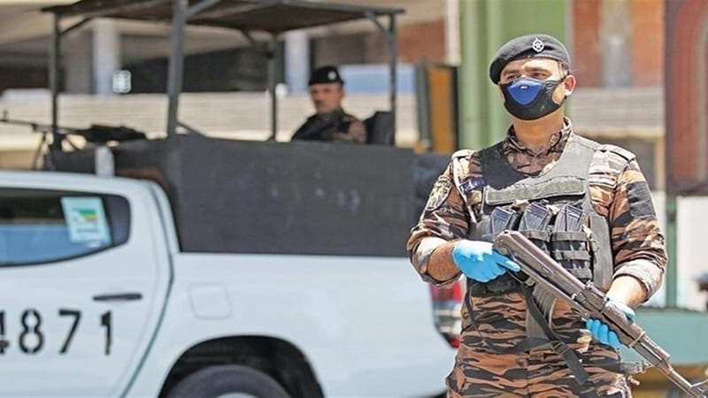 بالصور..القبض على شخصين سرقا حقيبة طبيب من مستشفى في الديوانية