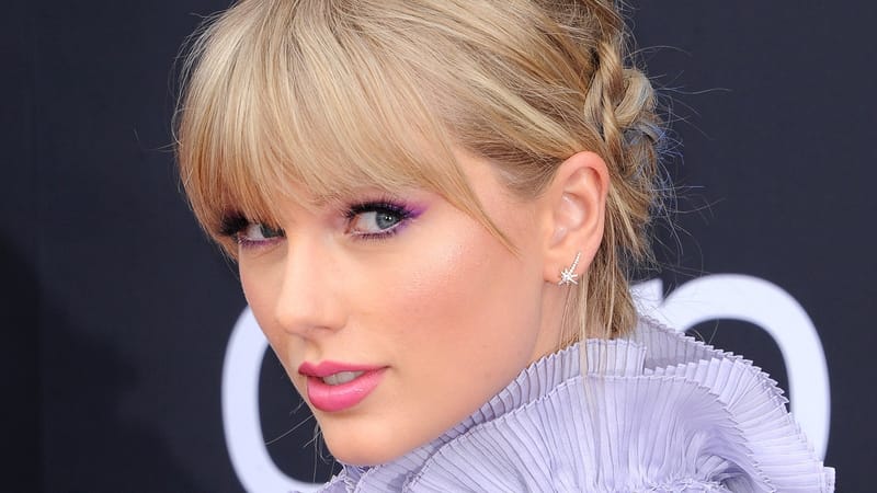 تايلور سويفت تُعلن مفاجأة عن حياتها الخاصة