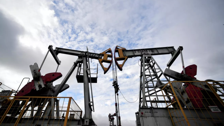 قبل اجتماع مهم لـ"أوبك+".. نوفاك يتحدث عن الأوضاع في سوق النفط العالمية