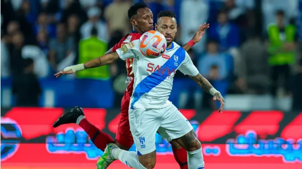 "نيمار يعاني بعد جراحة الصليبي".. تطورات صادمة لنجم الهلال