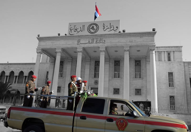 الاستخبارات العسكرية.. ما سر الإصرار على ترشيح "بعثي" سابق و ضابط "مقصر" لإدارتها؟