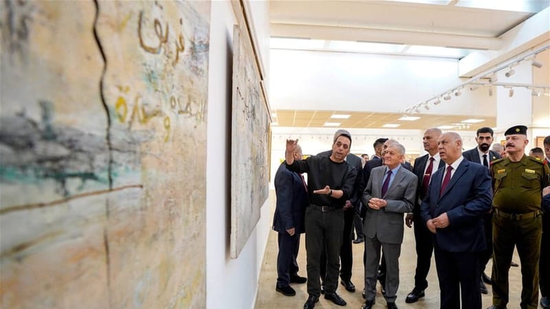 رئيس الجمهورية يؤكد على ضرورة الاهتمام بالفنانين وتشريع القوانين الخاصة بهم