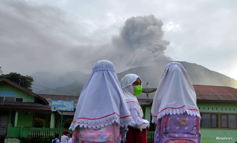 11 قتيلا على الأقل جراء ثوران بركان في إندونيسيا