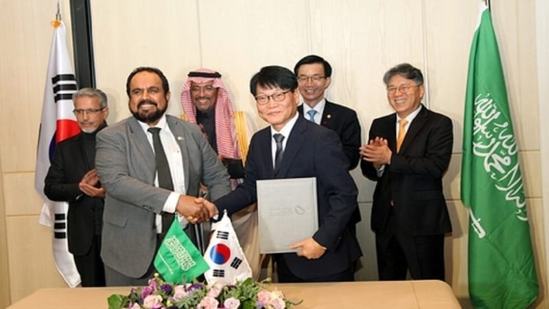 شركة "كيه جي موبيليتي" الكورية توقع مذكرة تفاهم مع الشركة الوطنية السعودية لصناعة السيارات