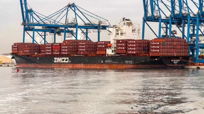 ماليزيا تمنع شركة شحن إسرائيلية من دخول موانئها