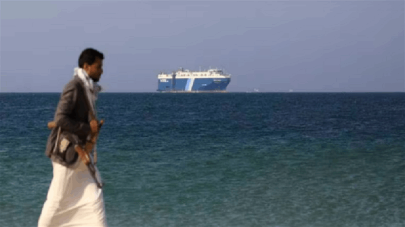 الحوثيون يكشفون: بارجة أمريكية أطلقت النار على طائرة يمنية