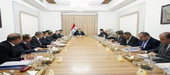 السوداني يجتمع باللجنة العليا لبناء المدارس النموذجية