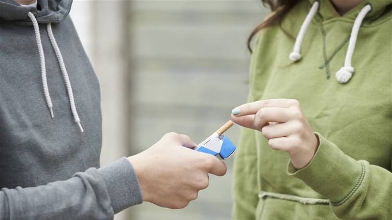 بالمرتبة 86 عالميًا.. 5% نسبة انتشار التدخين بين "مراهقات العراق"