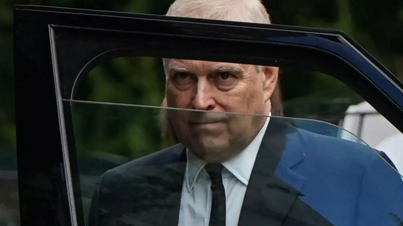 الأمير البريطاني أندرو يلزم بيته بعد نشر وثائق "إبشتاين الجنسية"