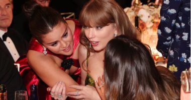 مصدر مقرب من سيلينا جوميز يكشف السر وراء صورتها مع تايلور سويفت
