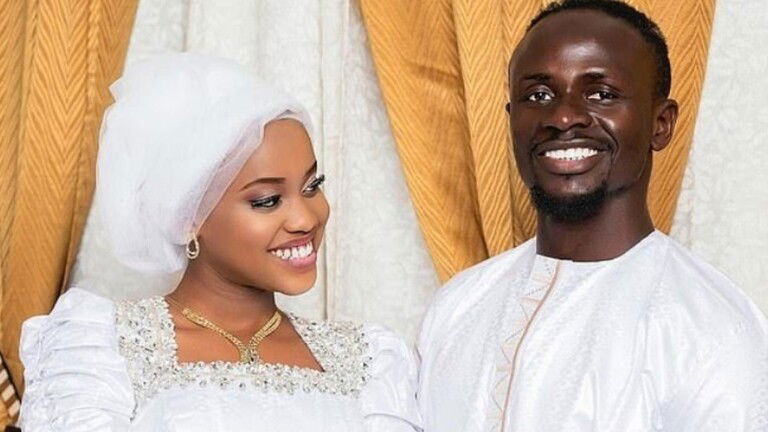 ساديو ماني يتعرض للهجوم بسبب زوجته