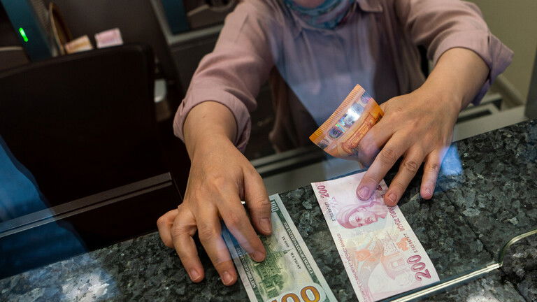 الليرة التركية تبلغ قاعا جديدا