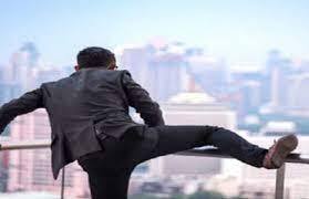 انتشال جثة شاب رمى نفسه من أعلى جسر وسط بغداد