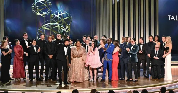 هذه قائمة الفائزين في حفل Emmy Awards كاملةً
