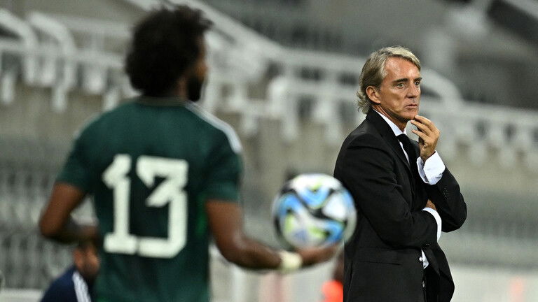 أمير سعودي يعلق على "أزمة" مانشيني مع اللاعبين المستبعدين