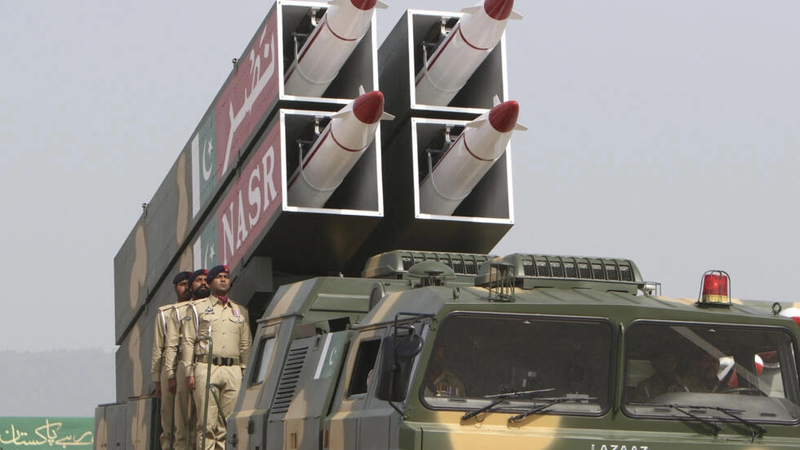 باكستان ترد وتشن غارات داخل إيران