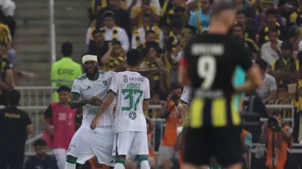 الاتحاد يهدد بنزيما بموهبة الأرجنتين الأولي.. ورد رسمي من اللاعب