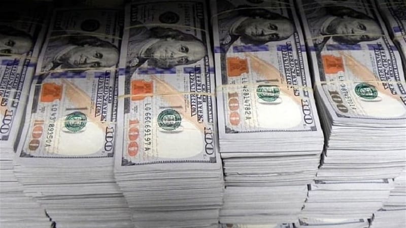 انخفاض يطرأ على أسعار صرف الدولار في العراق.. إليك القائمة