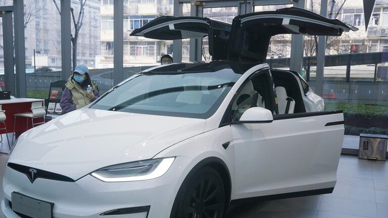 إيلون ماسك يوضح سبب استدعاء شركة "تسلا" مليوني سيارة