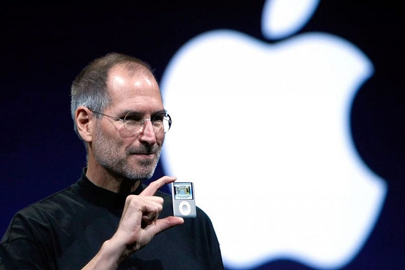 ستيف جوبز: الرحلة الاستثنائية من الفشل إلى النجاح في قيادة أبل