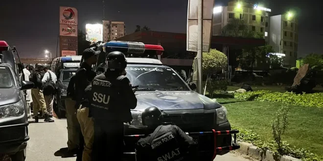 10 قتلى في هجوم مسلح على مركز للشرطة في باكستان