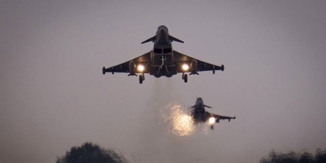 15 غارة أمريكية بريطانية تستهدف مواقع تابعة للحوثيين
