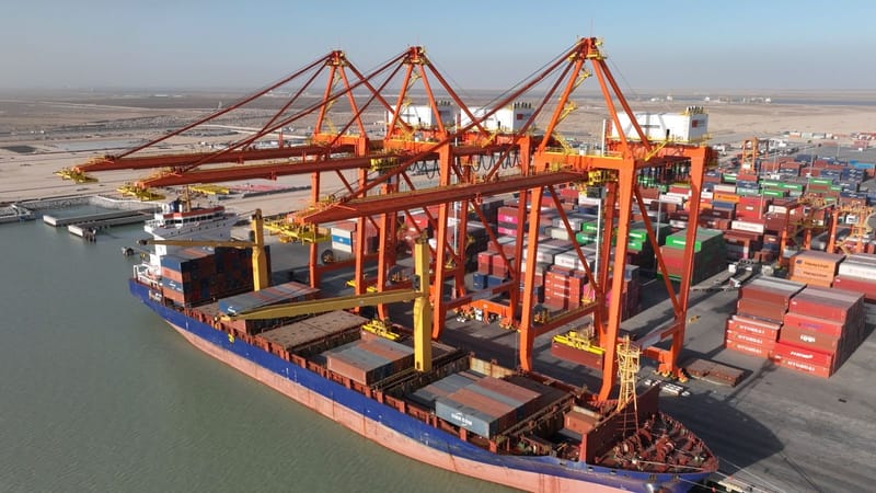 أكثر من 31 مليار دينار.. إيرادات ميناء أم قصر الشمالي خلال الشهر الماضي