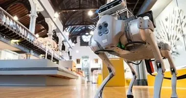 روبوت كلب يعمل بالذكاء الاصطناعى ويقود المكفوفين عبر المتاحف ومراكز التسوق